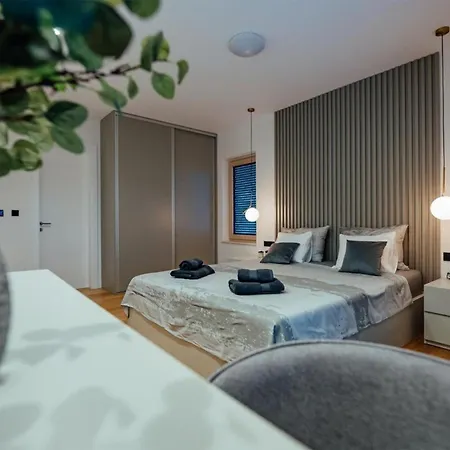 別荘 Cozy In Cista Velika With Sauna